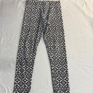 ⭐️ OshKosh B'gosh Black and White Patterned Leggings